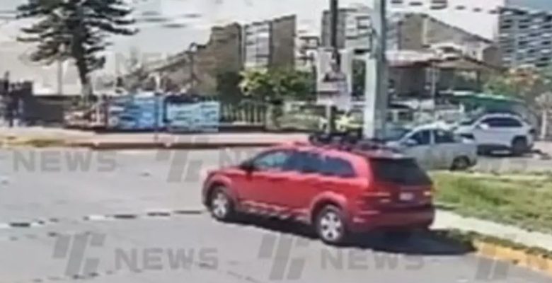شاهد.. كنيسة تنهار على رؤوس المصلين بالمكسيك وتوقع قتلى