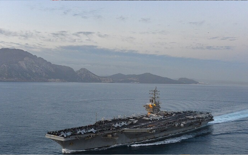 حاملة الطائرات الأمريكية "أيزنهاور" تدخل المتوسط