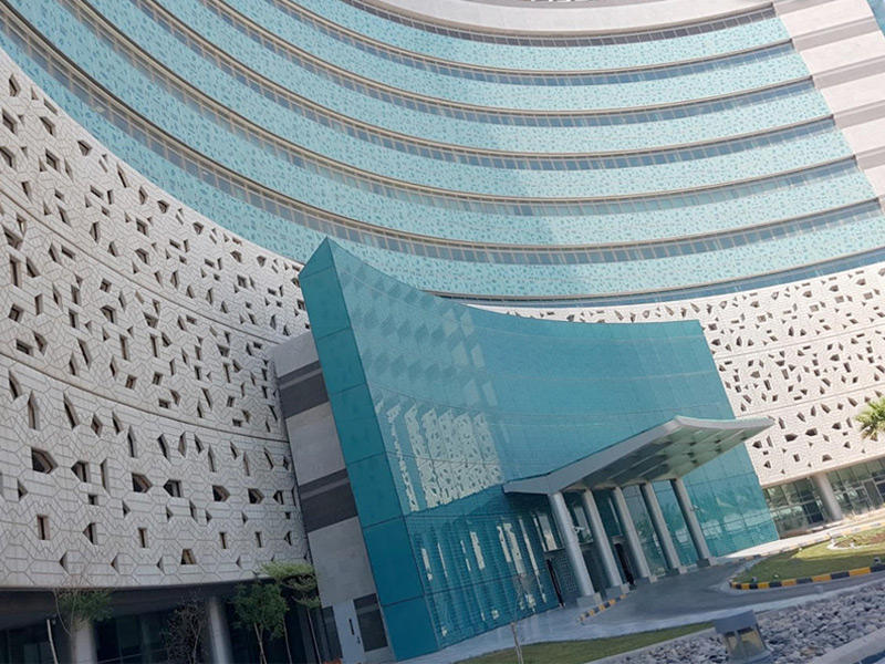 مستشفى جابر: أكثر من 100 جراحة ناجحة أجرتها وحدة الأورام النسائية بسواعد وطنية خلال 6 أشهر