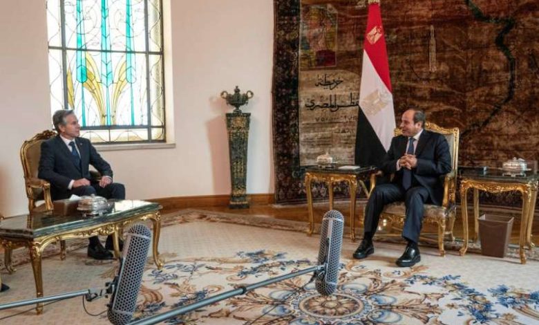 الرئيس المصري لوزير الخارجية الأميركي: رد فعل إسرائيل يصل إلى حد العقاب الجماعي