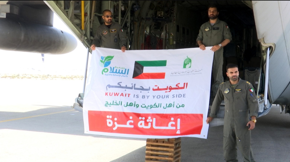 الطائرة الثانية من المساعدات الإغاثية الكويتية للفلسطينيين تصل إلى مطار (العريش) المصري