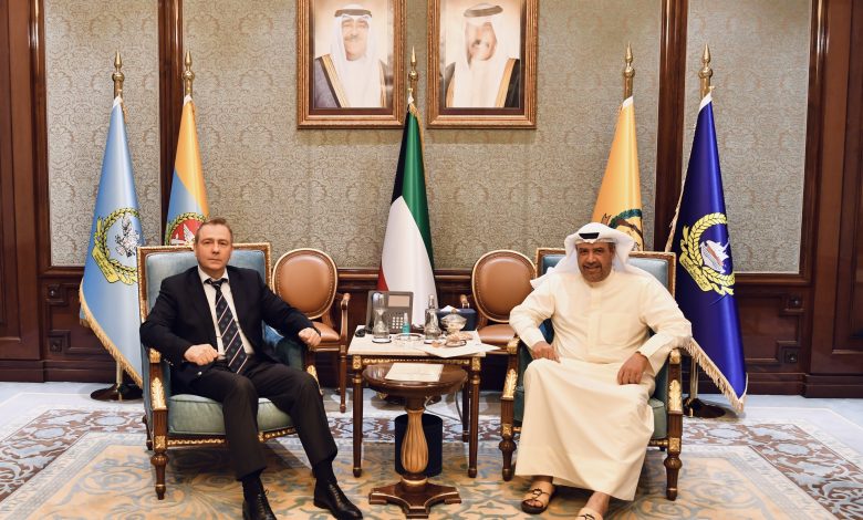 وزير الدفاع بحث مع سفيري تركيا وروسيا التعاون العسكري
