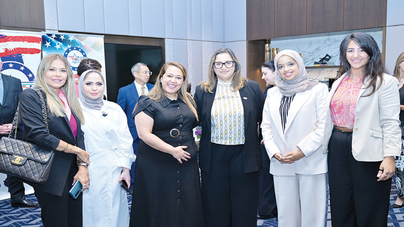 "الخليج" يستعرض تجربته بالاستدامة وتمكين المرأة في "الاستشاري الأميركي"