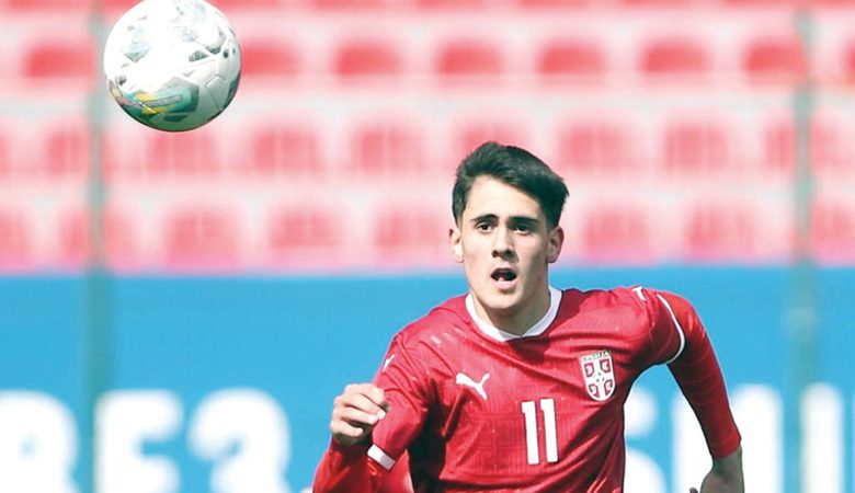 برشلونة وريال يتنافسان على لاعب شاب
