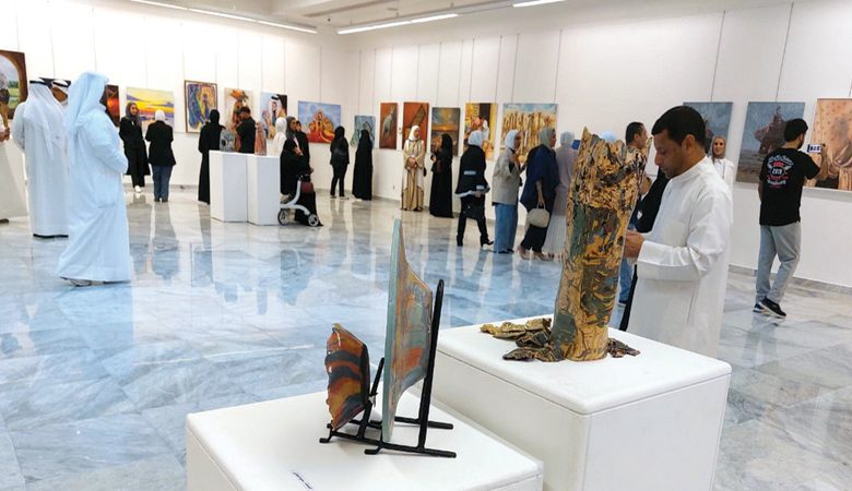 83 فناناً تشكيلياً شاركوا بأعمالهم في معرض "نقابة الإعلاميين"
