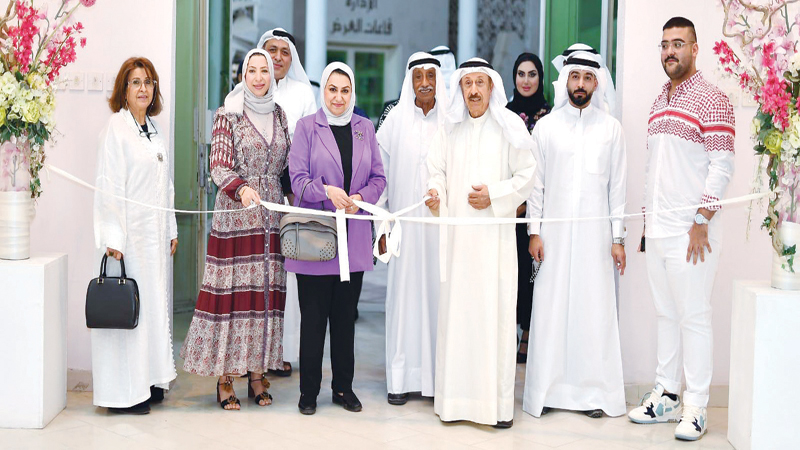 فنانون تشكيليون رصدوا مفاهيم لونية مغايرة