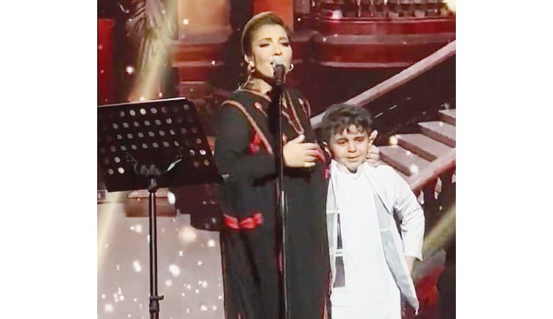 أصالة بالزي الفلسطيني في حفل القصيم