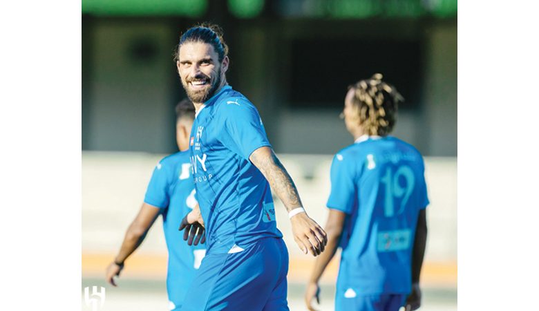 الهلال والاتحاد يلتقيان الخليج والتعاون