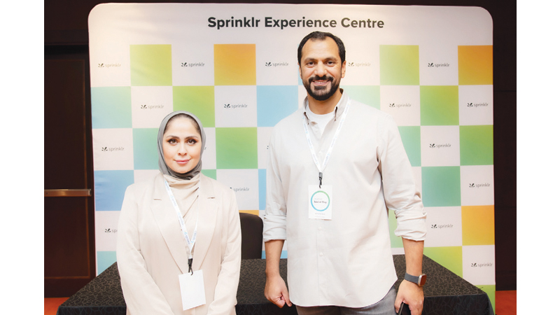 "الخليج" يستعرض تجربته في استخدام قنوات التواصل الاجتماعي