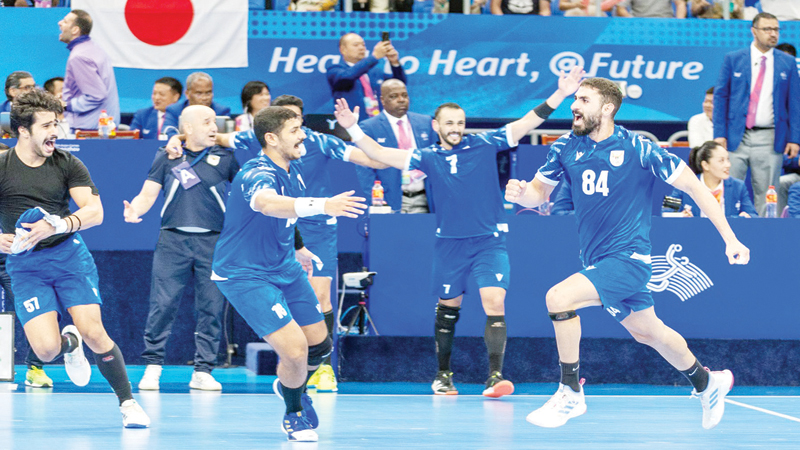 خصم البدلات والعلاوات للاعبي "اليد"