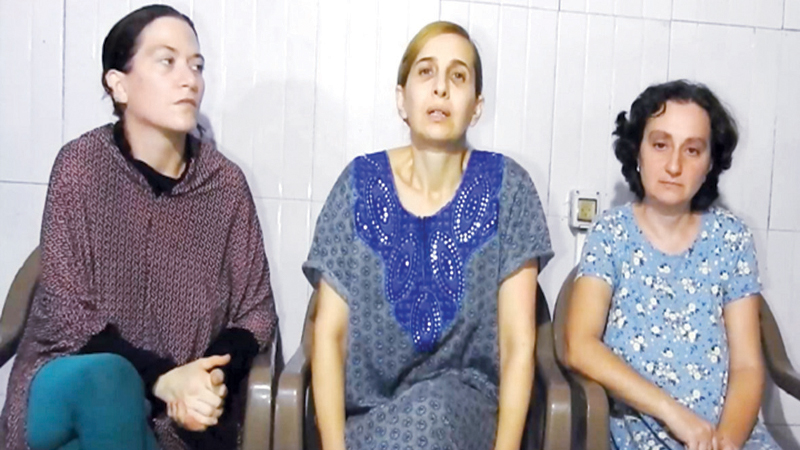 الأسيرات لنتانياهو: نعاني من فشلك السياسي والأمني والعسكري