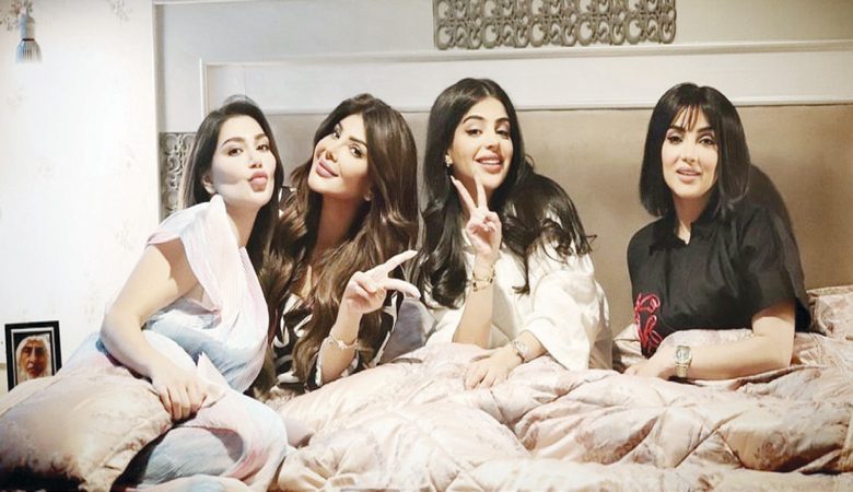 إلهام الفضالة تُروّج جديدها الدرامي "خواتي غناتي"