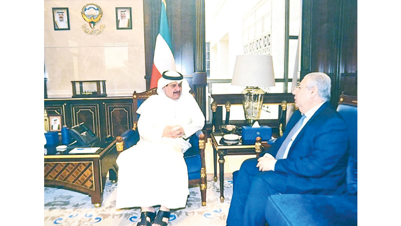 الكندري يبحث مع السفير المصري العلاقات الثنائية