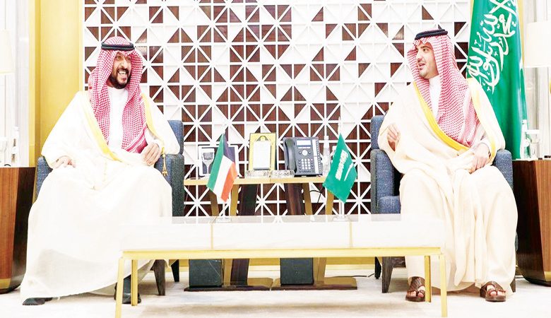 وزير الداخلية ونظيره السعودي بحثا التعاون الأمني