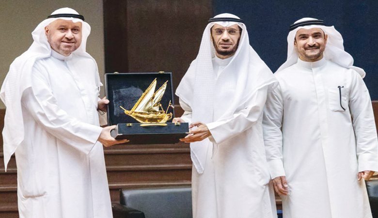 العوضي والأيوب استعرضا أسباب وخلفيات "إيذاء الذات"