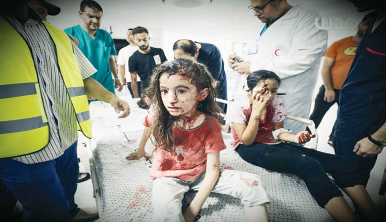 إسرائيل تدكّ غزة جواً وبحراً… وانقطاع الكهرباء والوقود