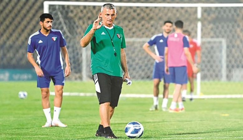 "الأزرق" تدرب في الإمارات