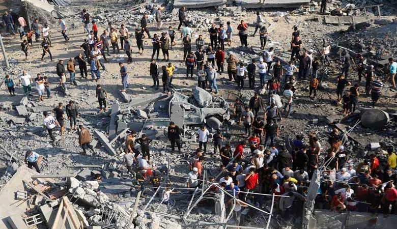 قصف إسرائيلي مكثف على غزة ومداهمات في الضفة