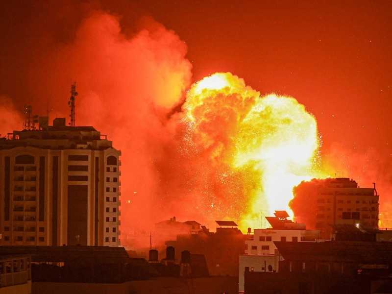 غزة تشهد القصف الأعنف برا وبحرا وجوا منذ بدء العدوان