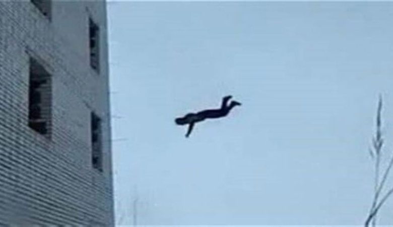 مطالبة بمحاكمة أب لبناني لإنقاذه ابنه