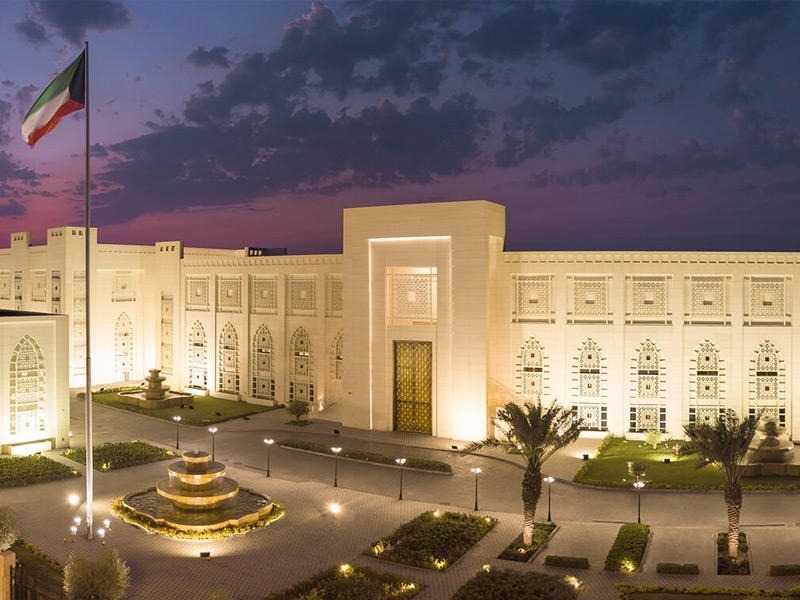 اليحيا تلقى اتصال تهنئة من وزير الشؤون الخارجية القطري