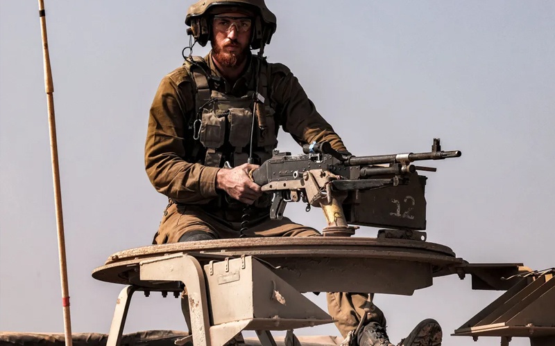 إسرائيل تمنح الأطباء والمرضى مهلة ساعة لإخلاء مجمع الشفاء