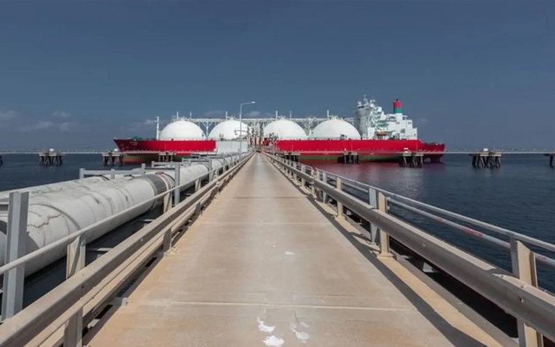 عمان.. اتفاقية لبيع مليون طن من الغاز المسال سنويا لـ"بي بي"