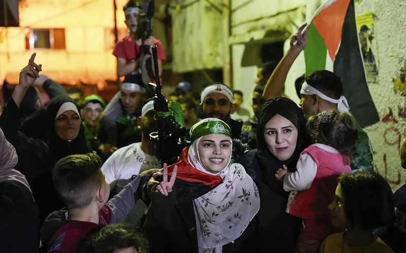 اليوم الثاني للهدنة: التبادل سيشمل إطلاق 42 فلسطينياً و13 إسرائيلياً