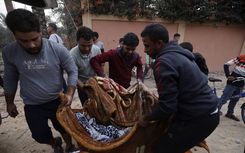 أطباء في مستشفى الشفاء يؤكدون سرقة الجيش الإسرائيلي جثث فلسطينيين