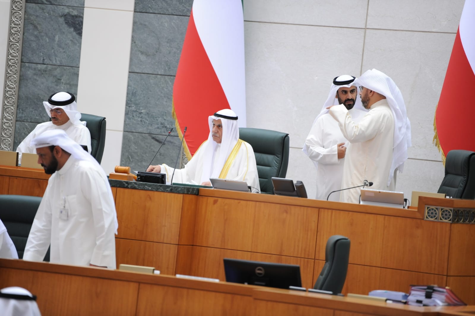 السعدون يفتتح الجلسة التكميلية والمجلس يوافق على تمديد بند الرسائل الواردة ساعة