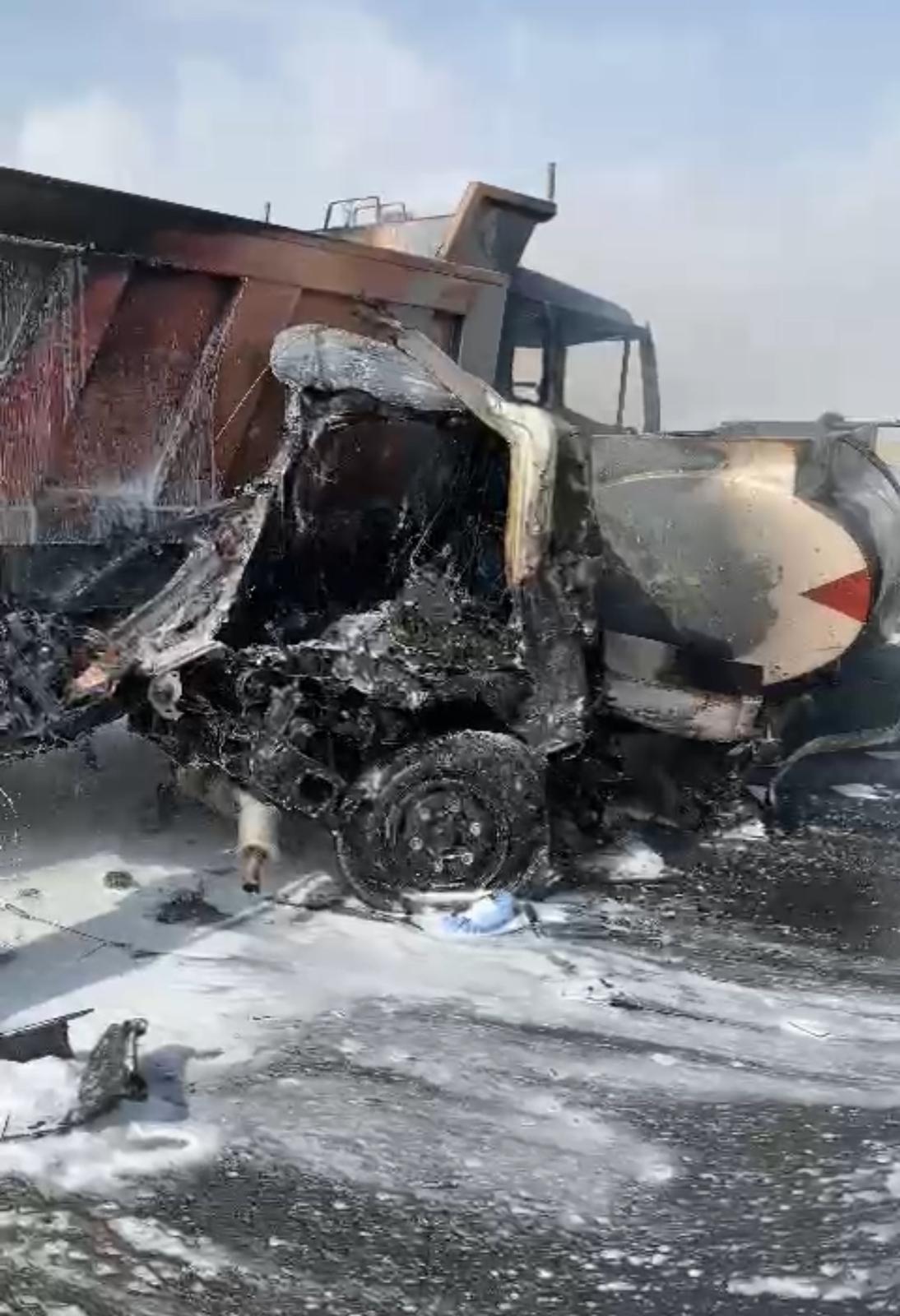 وفاة شخص بحادث تصادم واحتراق مركبة على طريق الملك فهد