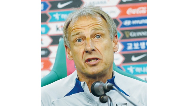 كلينسمان يطالب بإطلاق سراح لاعب كوريا