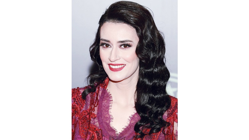 المذيعة المغربية نبيلة الكيلاني خلال مشاركتها في افتتاح مهرجان مراكش السينمائي