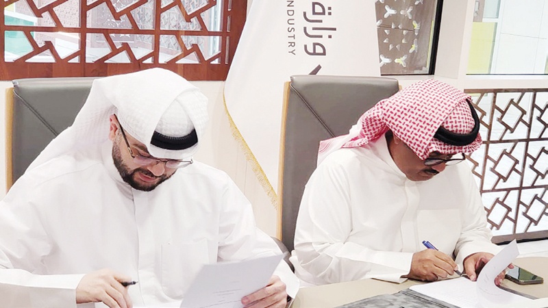 "التجارة" و"الاتصالات" توقعان اتفاقية حجب المحتويات الإلكترونية