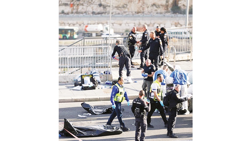 مقتل 3 إسرائيليين واستشهاد فلسطينيين في هجوم بالقدس&hellip; و"حماس" تتبنّى