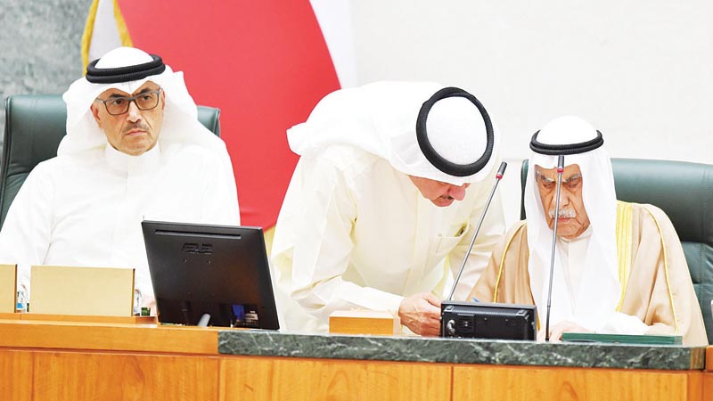 المجلس يُجدِّد الثقة برئيس الحكومة في استجواب المضف