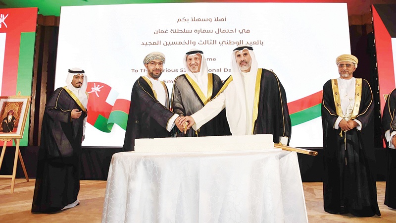 سفير عمان: 15 مليار دولار حجم الاستثمارات المشتركة في "الدقم"