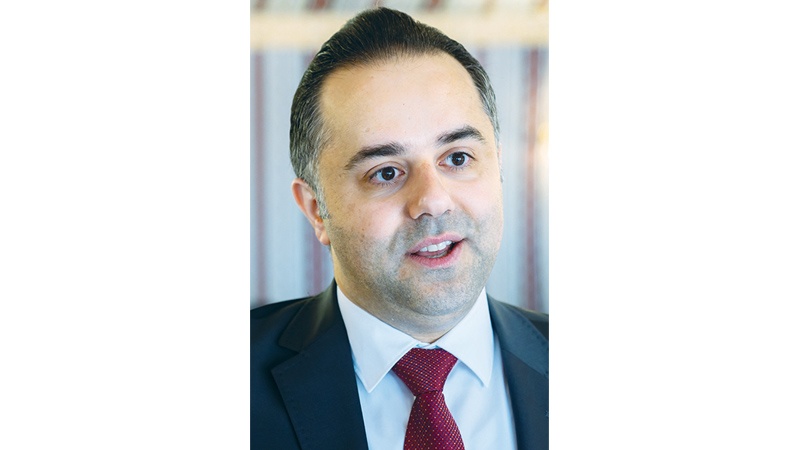 العوضي: شحنة طبية و10 سيارات إسعاف من "الصحة" إلى الأشقاء في قطاع غزة