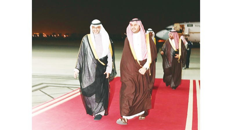 الأمير تركي آل سعود يصل إلى البلاد في زيارة رسمية