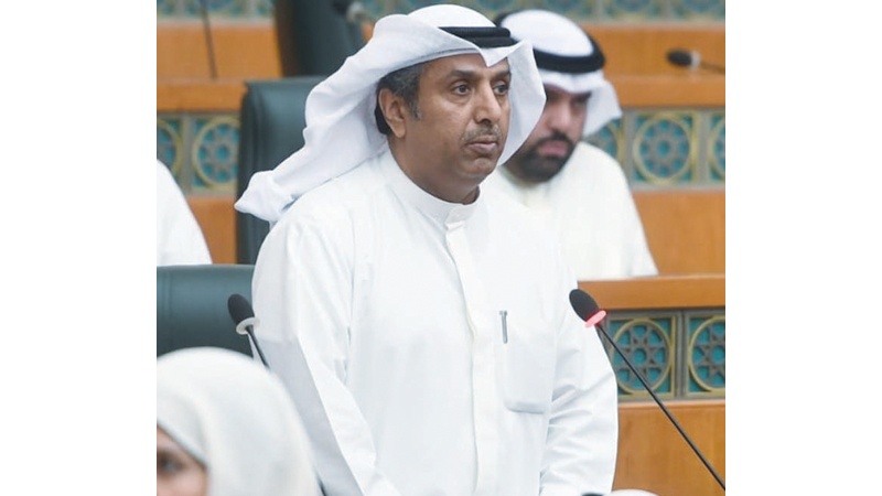 الملا: الوزير يستحق الشكر