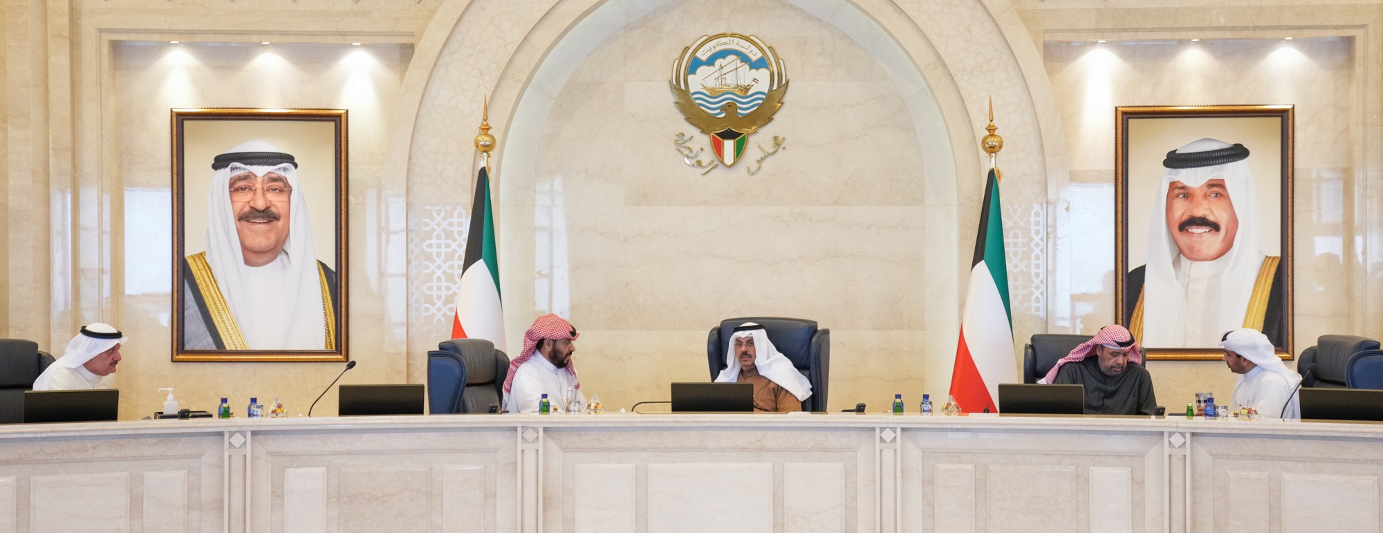 مجلس الوزراء يوافق على مشروع مرسوم بالعفو عن بعض الأشخاص ورفعه لسمو أمير البلاد