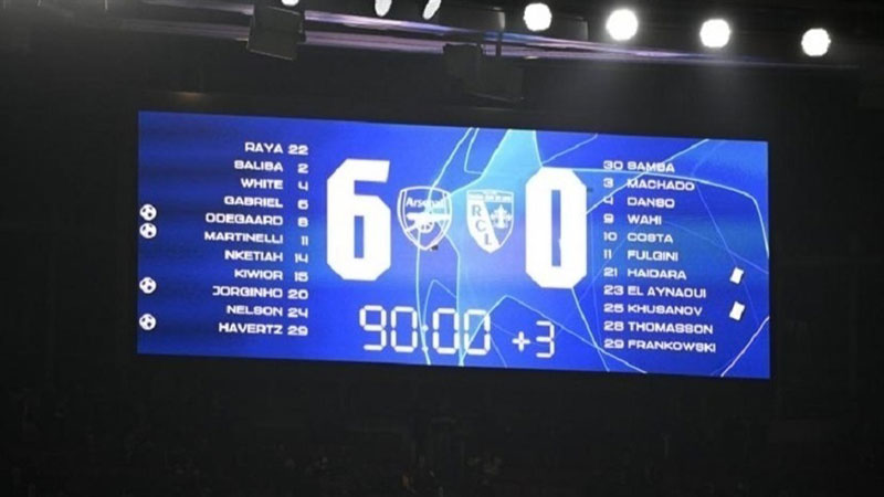 آرسنال يدخل تاريخ الكرة الفرنسية