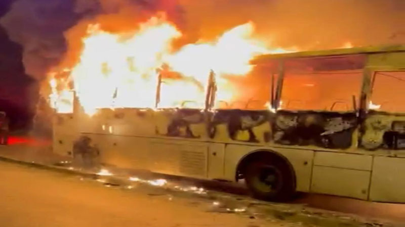 "الصمود" اخمدت حريقا في باصين بالجليب