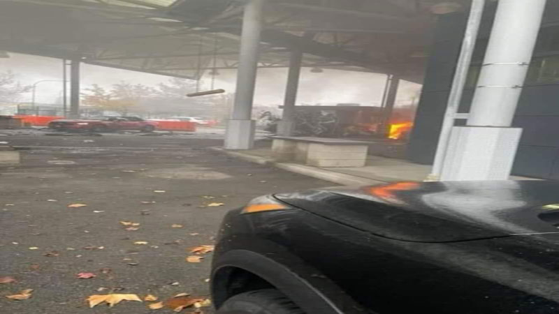 انفجار سيارة على جسر بين كندا و اميركا