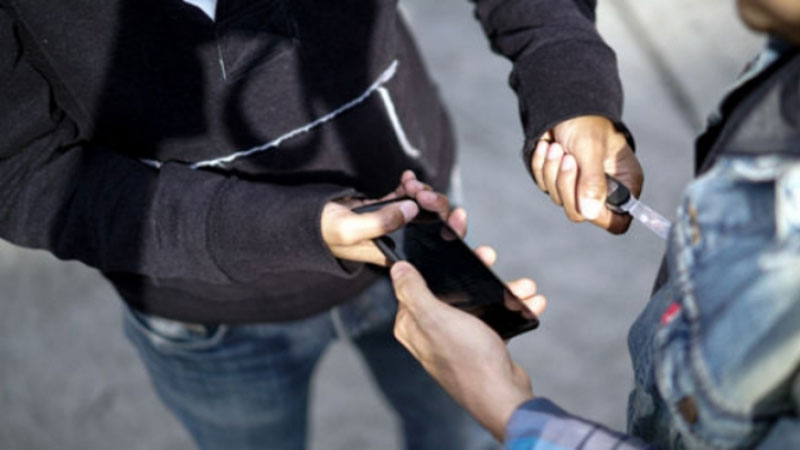 ضبط 3 أشخاص يسلبون الوافدين في "الصبية"