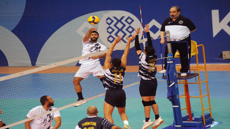 مباراتان بدوري الطائرة