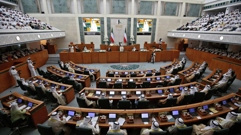 نواب يقترحون نقل الأب من المرتبة السابعة إلى الثالثة في أولوية حضانة الأبناء