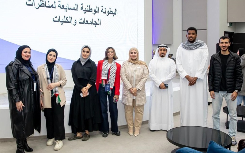 فريق "التطبيقي" يفوز بالمركز الأول في دوري مناظرات مؤسسات التعليم العالي