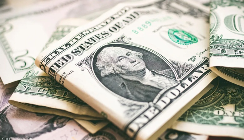 الدولار يستقر وسط ترقب بشأن الموعد المحتمل لخفض الفائدة