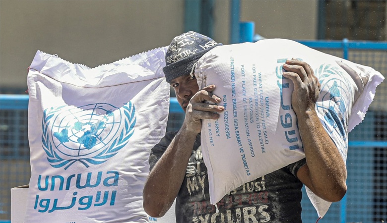 السعودية تدعو إلى المراجعة والتحقيق في الادعاءات الدولية حيال موظفي وكالة (أونروا)